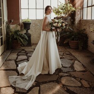 Wedding Hushed Commotion Giulia / / silk tulle scarf 
144" / Ivory